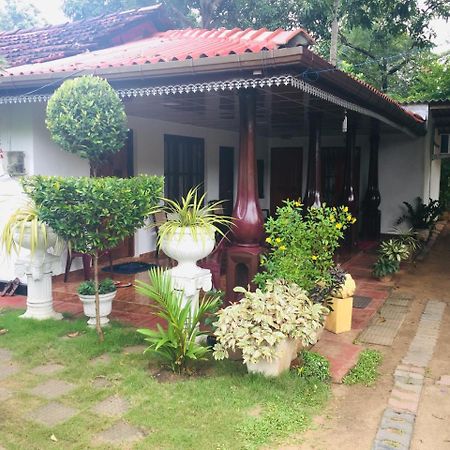 Malee Homestay Polonnaruwa Εξωτερικό φωτογραφία