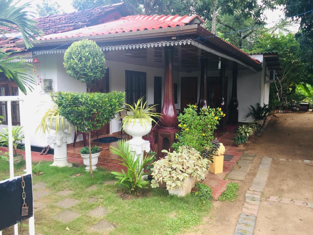 Malee Homestay Polonnaruwa Εξωτερικό φωτογραφία